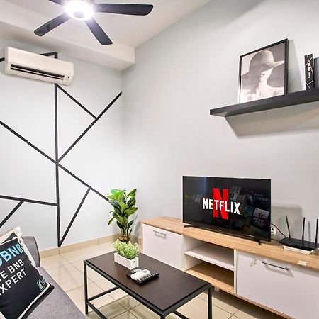 Arte Plus Klcc Designer Suites By Cobnb 쿠알라룸푸르 외부 사진